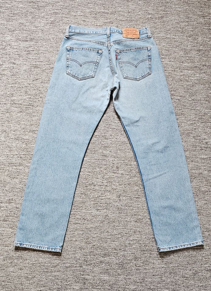 Blaue Levis Jeans W31 L30 in Falkensee