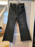 Jeans Levi's Ribcage Bell schwarz Größe 32 wie NEU! Hessen - Bruchköbel Vorschau