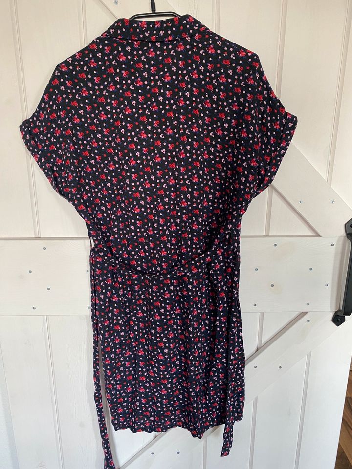 Vero Moda Kleid Blumen Sommerkleid in Teuchern