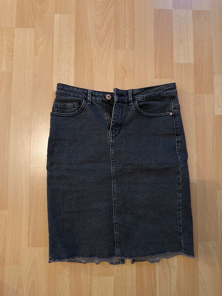 Only Jeansrock Damen Stretch 36 in Bremen