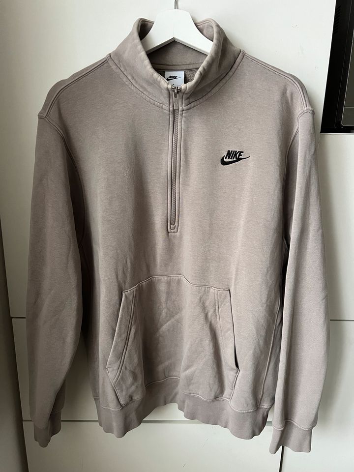 Sweatshirt / Pullover von Nike Gr. M in beige in Norderstedt