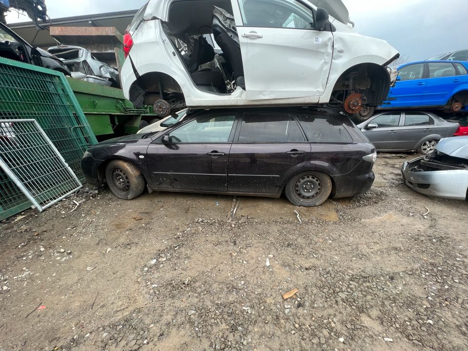 Mazda 6 2.2L 100kW Ersatzteile Autoteile Schlachtfest in Waldbröl