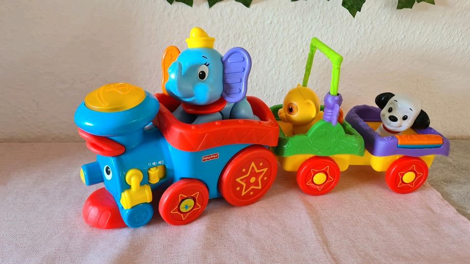 Musik-Zug von Fisher Price mit Disneyfiguren in Mühlheim am Main