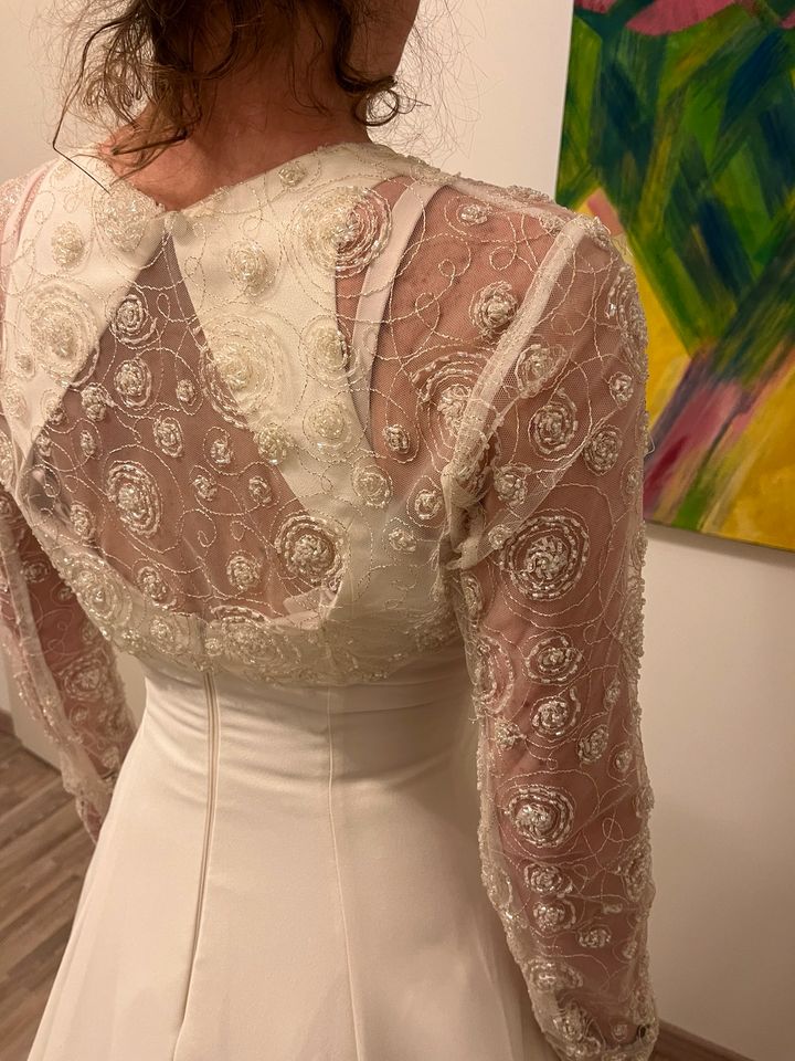 Brautkleid mit Reifrock inkl. Corsage neu und unbenutzt in Rabenkirchen-Faulück