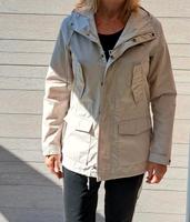 Carhartt Jacke Damen Gr. M beige Nordrhein-Westfalen - Gelsenkirchen Vorschau