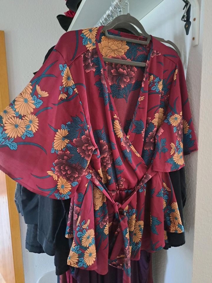 Oberteil Shirt Satin bordeaux Sommer in Kassel