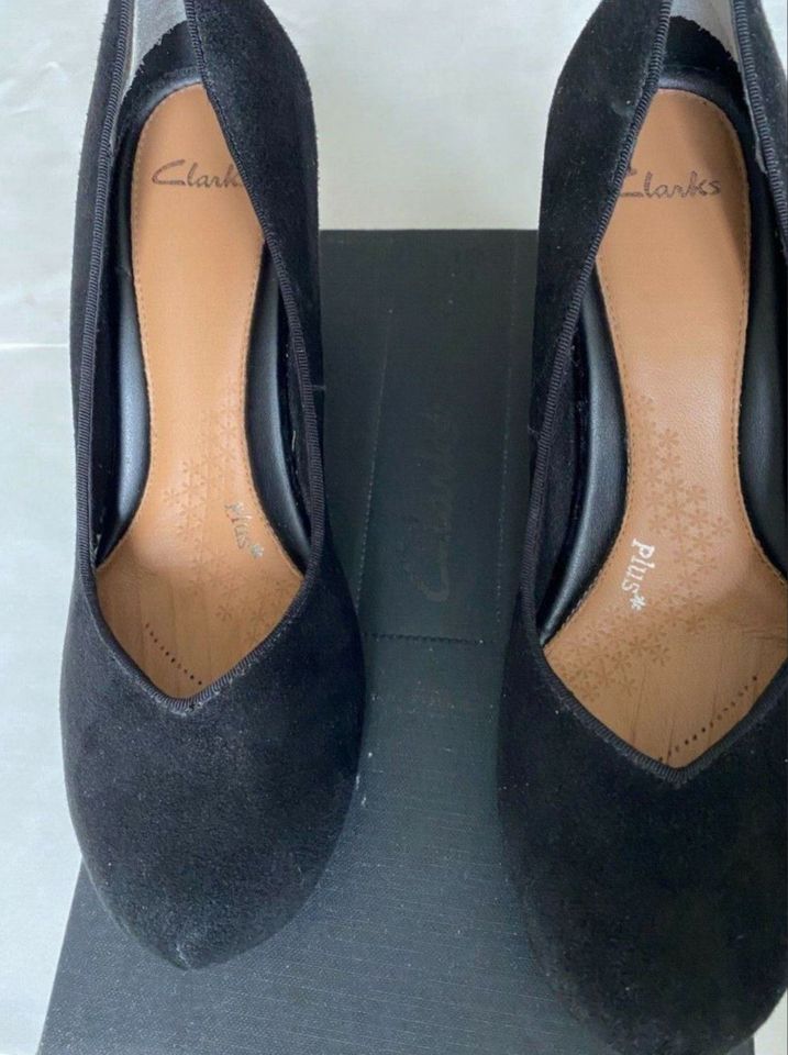 Clarks Pumps Gr 6 1/2 - 40 schwarz in Salzgitter