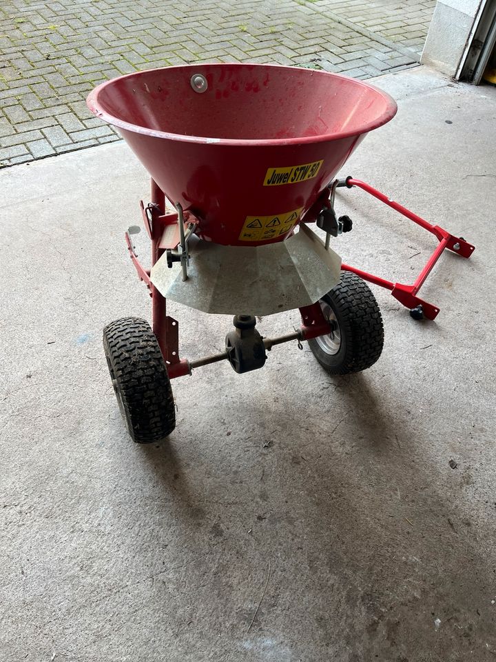 Streuwagen Dünger, Streusalz, Anhängekupplung in Oppershausen