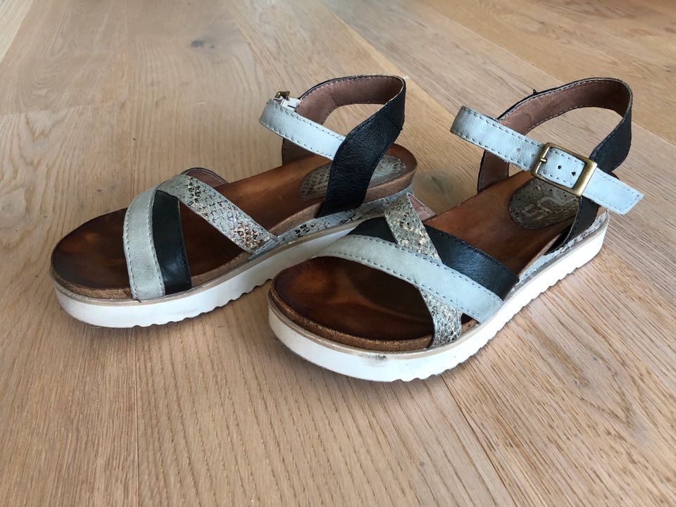 Mjus Sandalen Leder Gr 38 in Bonn