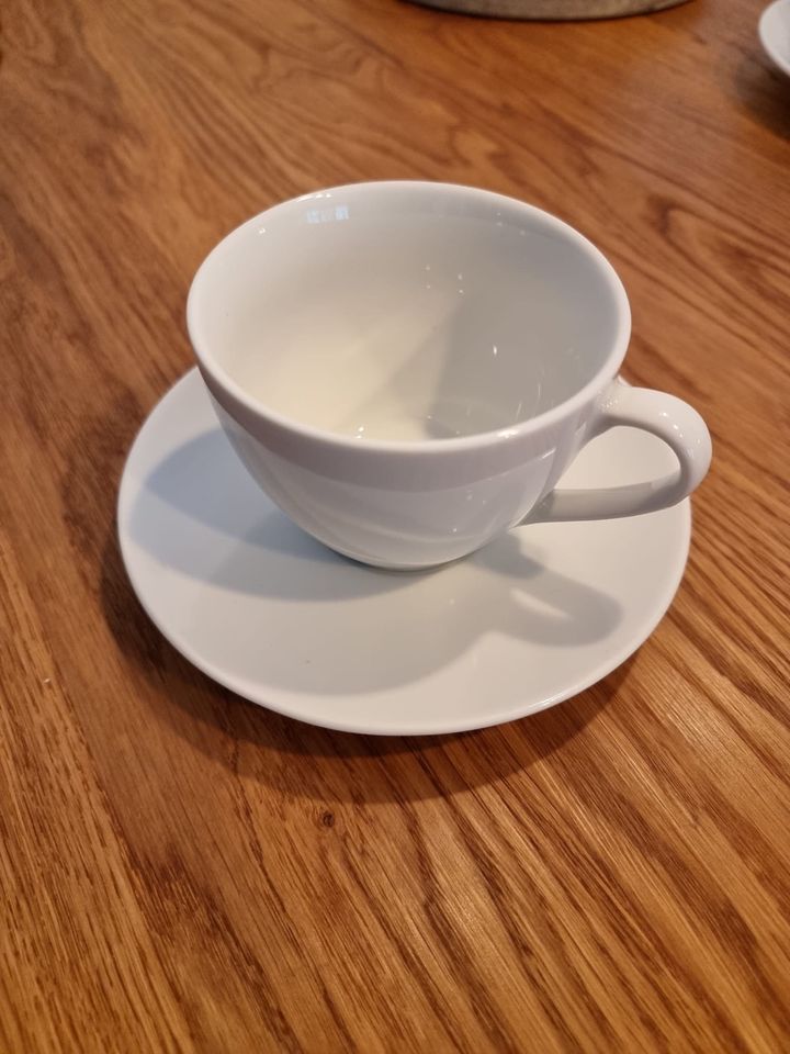 Kaffeeservice weiß in Warstein