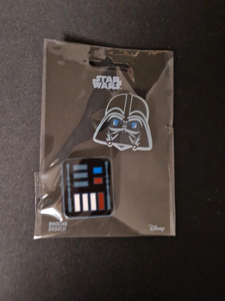 Star Wars Pins Darth Vader neu OVP schwarz Merch Geschenk in Schwandorf