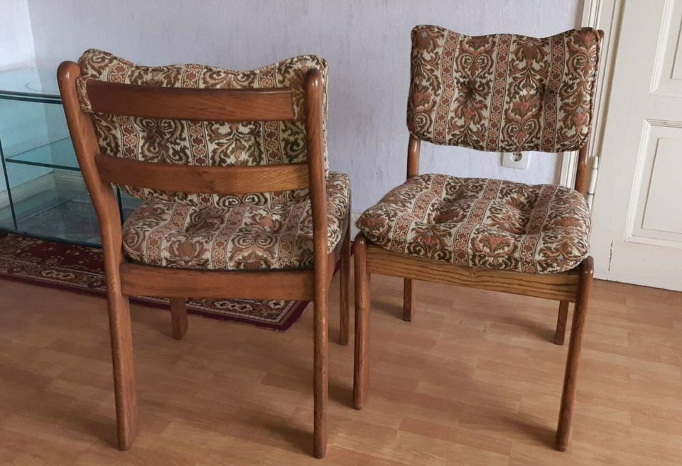 Stuhl / Stühle mit Blumenmuster in Bad Iburg