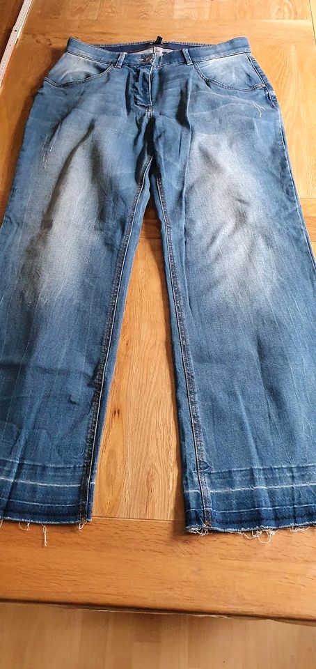 Bootcut Jeans  gr 21 von Ulla Popken 42 in Kurzgröße in Hamburg