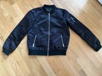 Schwarze Jacke Sachsen-Anhalt - Halle Vorschau