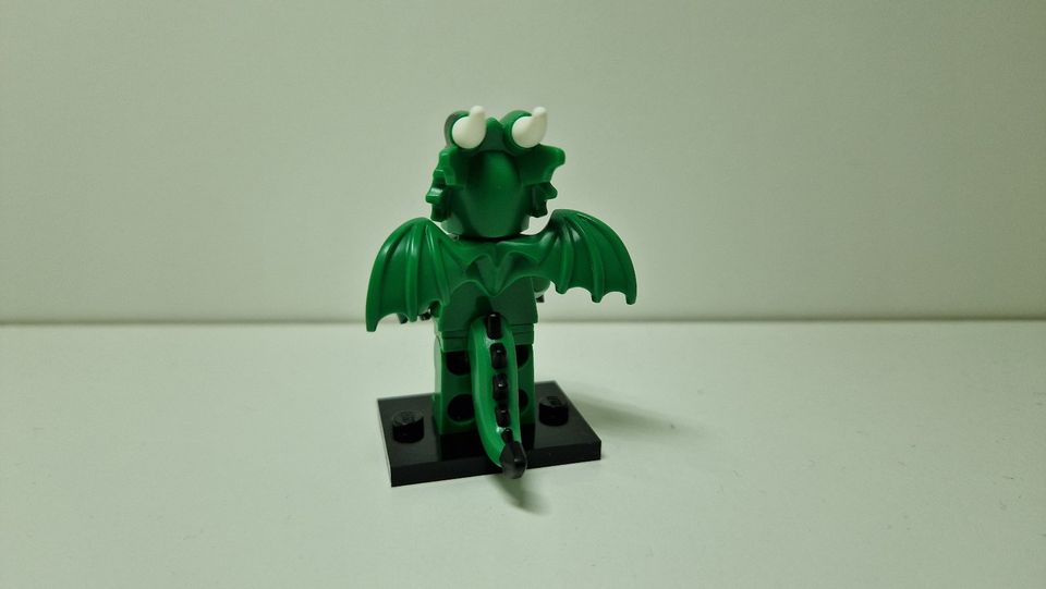 Lego Minifigur Grüner Drache-Kostüm NEU Ritter Dragon Serie 23 in Hennef (Sieg)