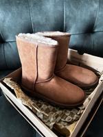 UGG BOOTS COGNAC GR 37 NEU IM KARTON Düsseldorf - Oberkassel Vorschau