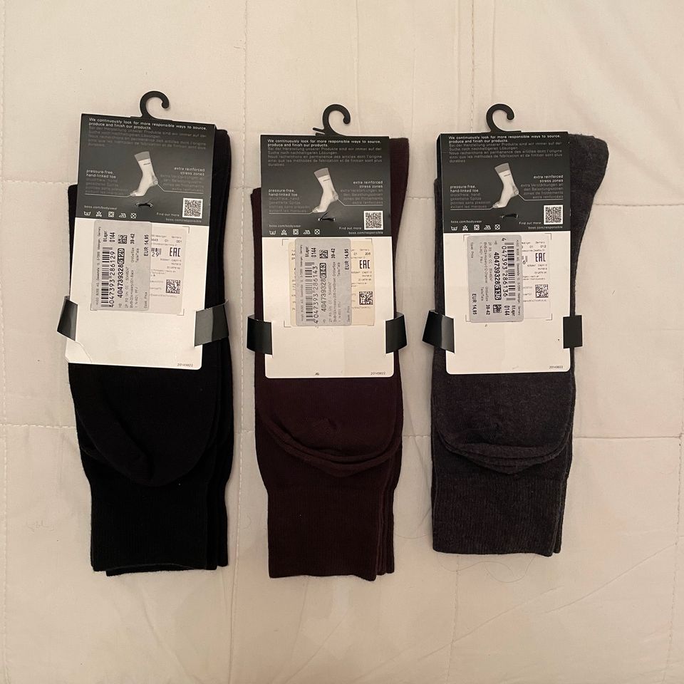 Boss Hugo Boss Herren Strümpfe neu 3 pack je 2  stück alle zu 30€ in Nürnberg (Mittelfr)