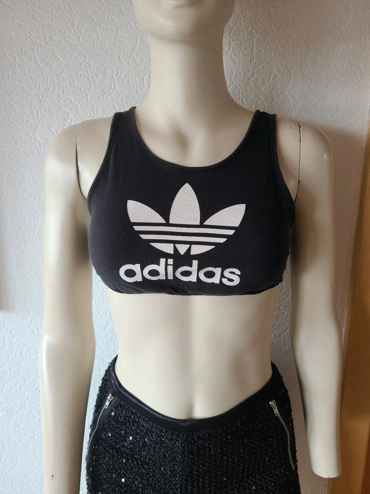 Adidas Sporttop in Niederwerrn