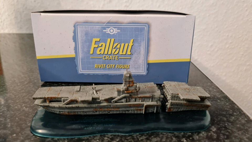 Fallout 3 Fallout 76 loot box rivet City Flugzeugträger statue in Duisburg