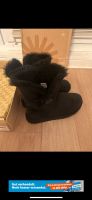 Ugg Boots Bailey Button 40 schwarz Winterstiefel unisex Wandsbek - Hamburg Bramfeld Vorschau