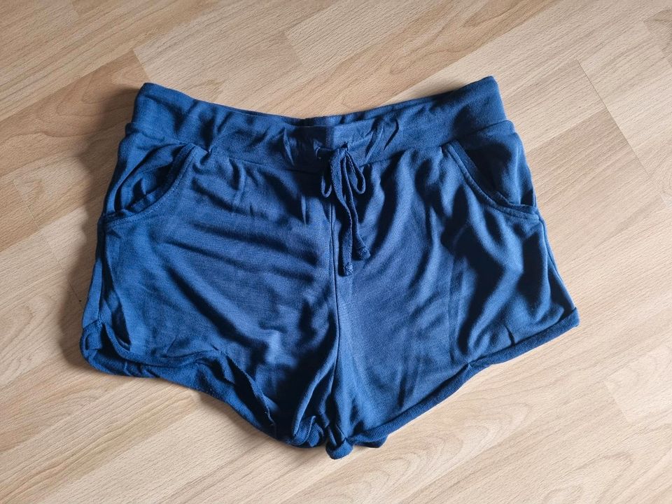 Damen Shorts gr XL Stück in Vilseck