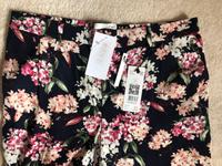 Hose 40 Sommerhose Oui NEU!! Dunkelblau mit Blumen Sachsen - Markkleeberg Vorschau