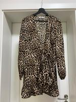 NA-KD Damenkleid Sommerkleid Leopardenmuster Wickelkleid Gr.S Sachsen - Coswig Vorschau