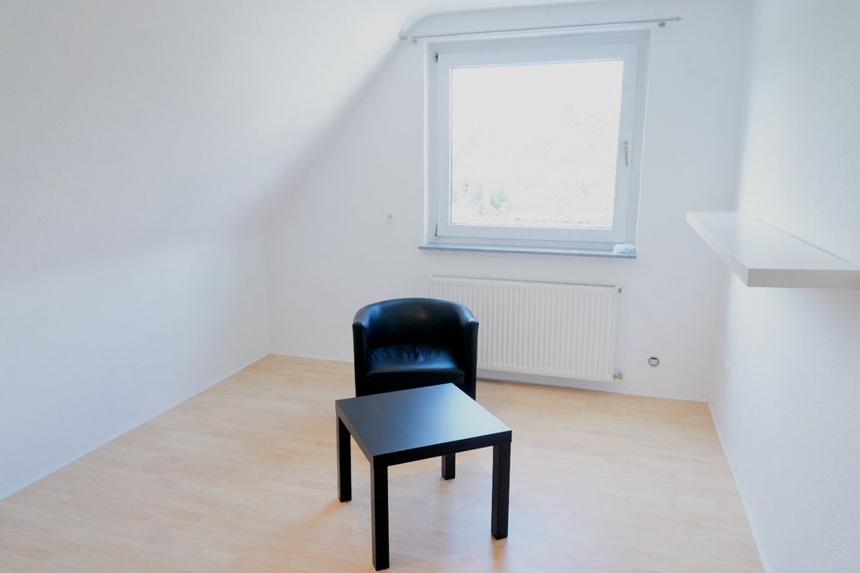 3 Zimmer Dachgeschosswohnung inkl. Küche und Balkon in Wolfsburg