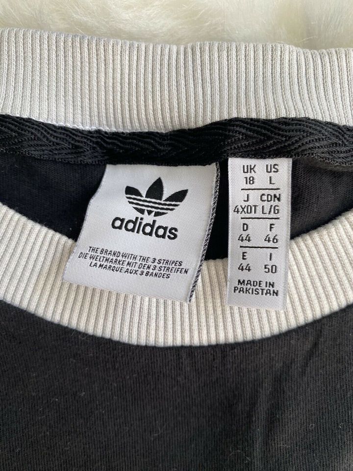 Adidas T-Shirt in Berlin