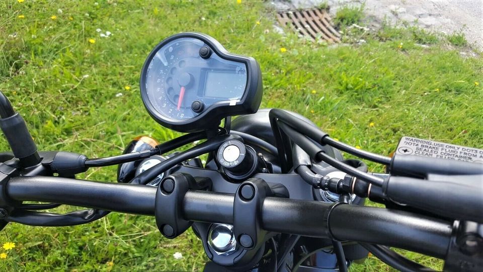 Hyosung GV 125i S Aquila *V2 Motor in Rain Niederbay