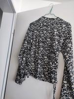 T-Shirt langarm ungetragen sehr schön Hessen - Marburg Vorschau