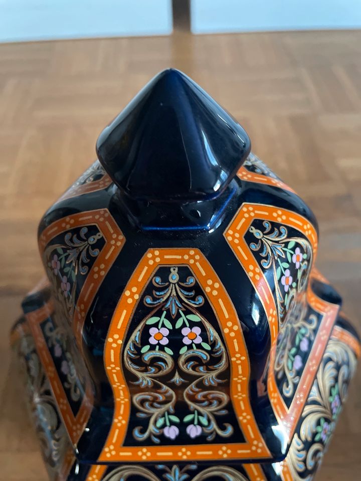 Keramikvase mit Deckel italienisches Design in Zülpich