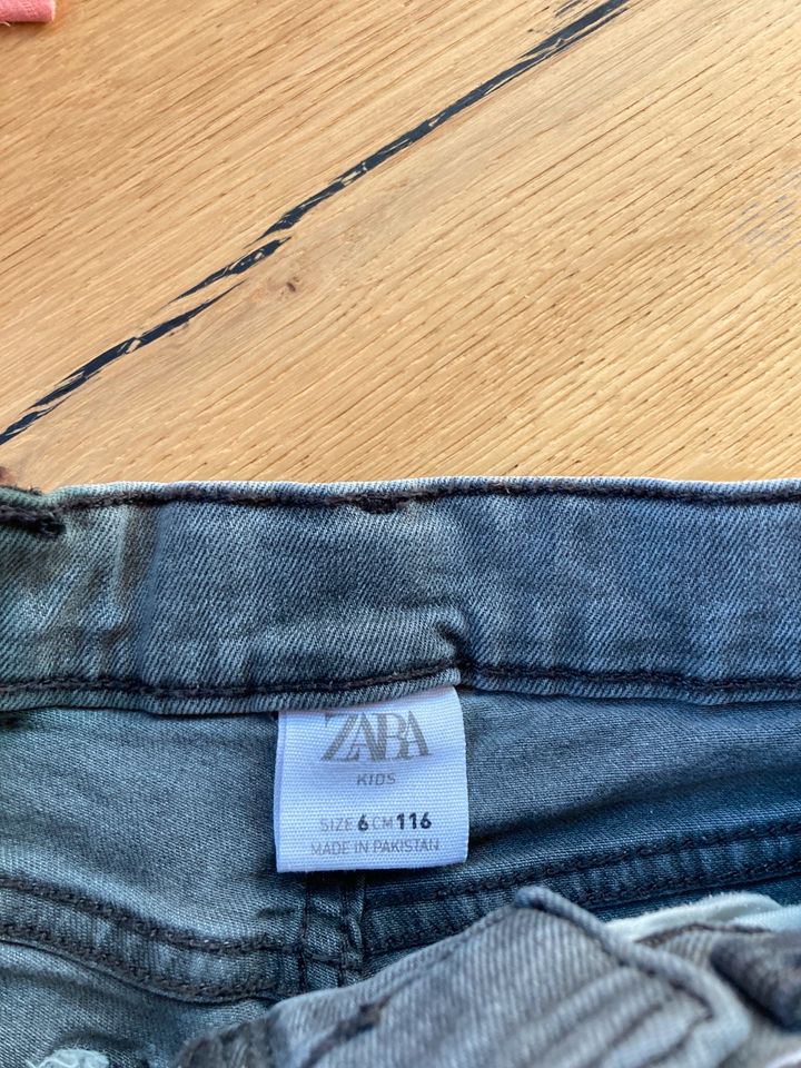 T-Shirt und Jeans von Zara Gr. 116 in Straubing