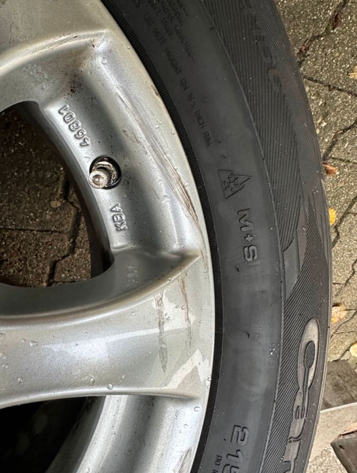 Winterreifen 215/65R16C  215/65R16C mit Alufelgen M+S in Stuttgart