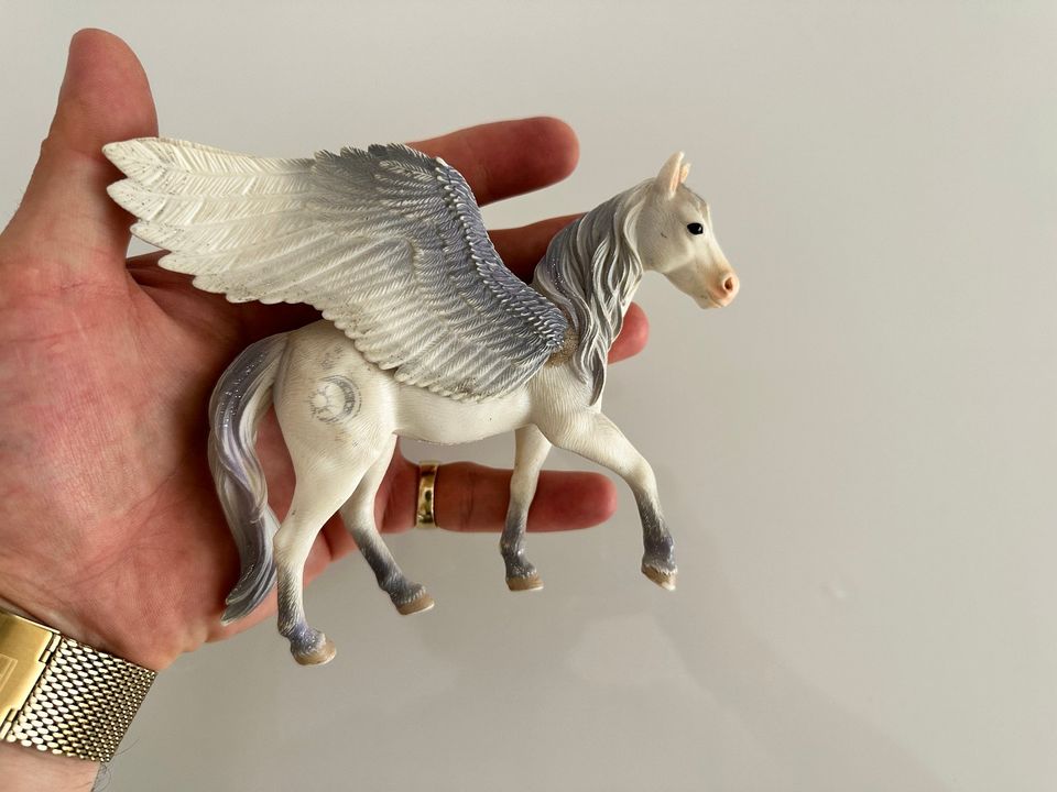 Schleich Einhorn BAYALA Spielfigur Regenbogeneinhorn Pferd Tiere in Elmshorn