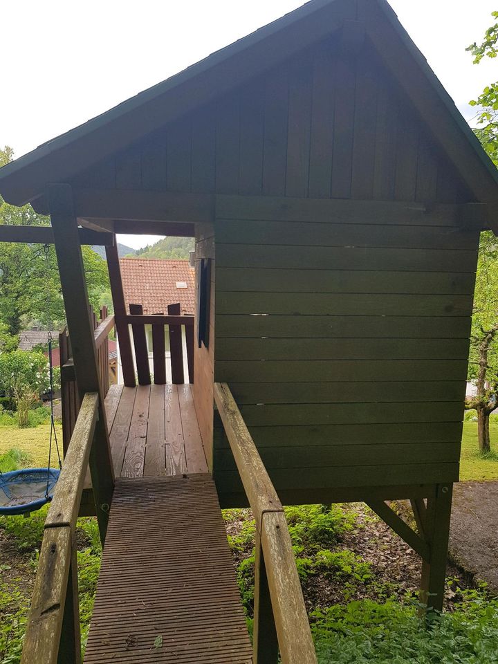 Stelzenhaus Spielplatz Spielhaus Schaukel Kinder in Amorbach