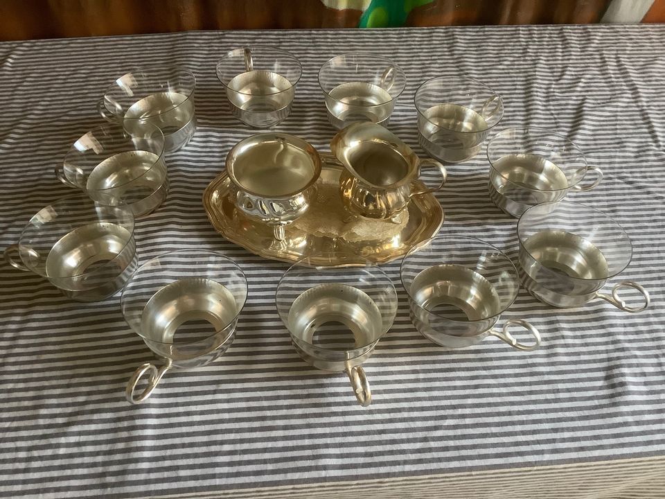 Teetassen, Glaseinsatz, Silber, in Koblenz