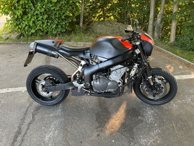 Triumph Sprint RS 955i - Komplettumbau - Custombike in Aalen