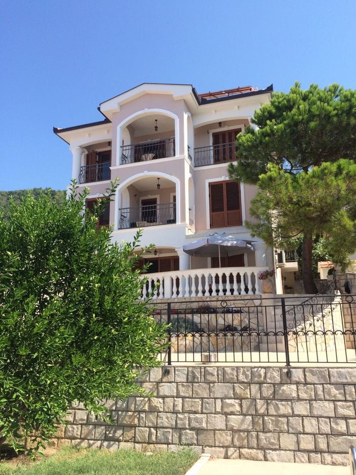 MONTENEGRO Traumhafte Villa mit Meerblick in Bar, Dobra Voda in Hamburg