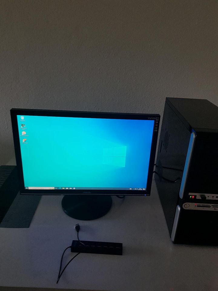 PC mit 22 Zoll Monitor ( Windows 10 ) in Ascheberg