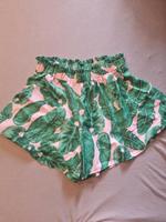 Shein Shorts rosa grün Blätter Stoffhose kurze Hose Hessen - Mainhausen Vorschau