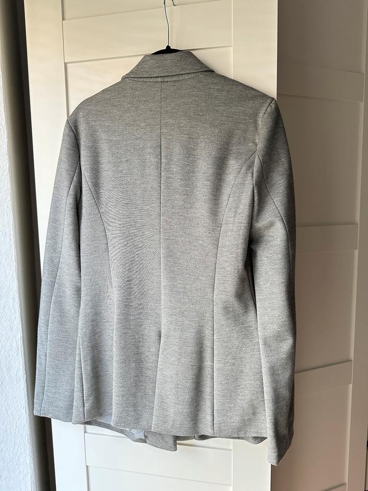 Only Blazer Gr. 36 grau hellgrau tailliert wie neu in Hamburg