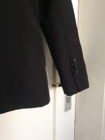 Schwarzer Blazer 38/40 elegant Knöpfe Taschen Satinteil  M/L Stuttgart - Stuttgart-Süd Vorschau