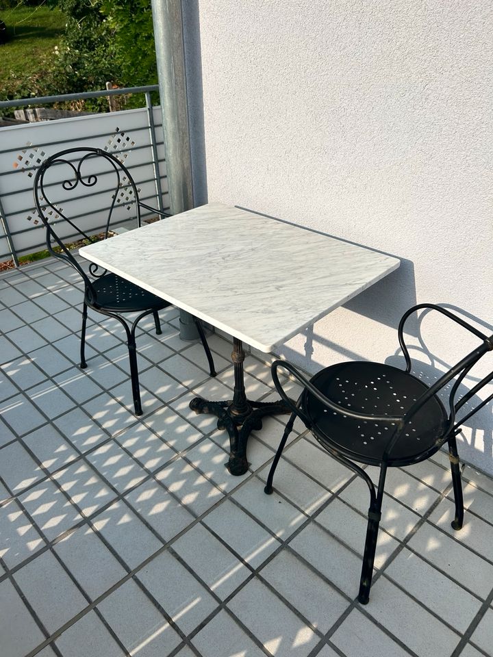 Balkon Garten Tisch aus Steinplatte (Mamor) in Sulzburg