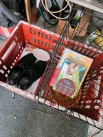 Alles zu verschenken Bücher, Schuhe, Farbe Bayern - Mammendorf Vorschau