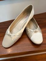 Brautschuhe Ballerina, Größe 38, cremefarbe Bayern - Stephanskirchen Vorschau