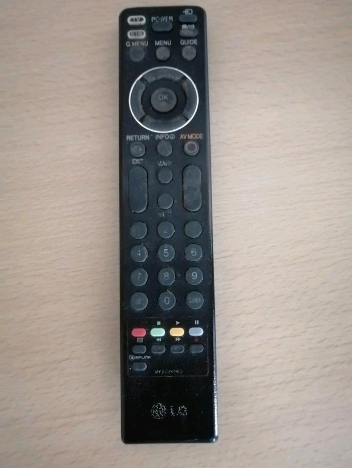 Fernseher schwarz // LG 32LG2000 // TV 32 Zoll in Lübeck