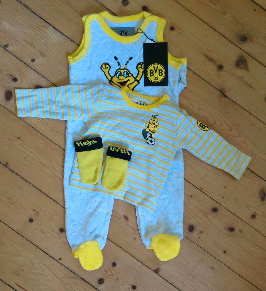 BVB Strampler und Oberteil Größe 62/68 mit Socken in Mauritz