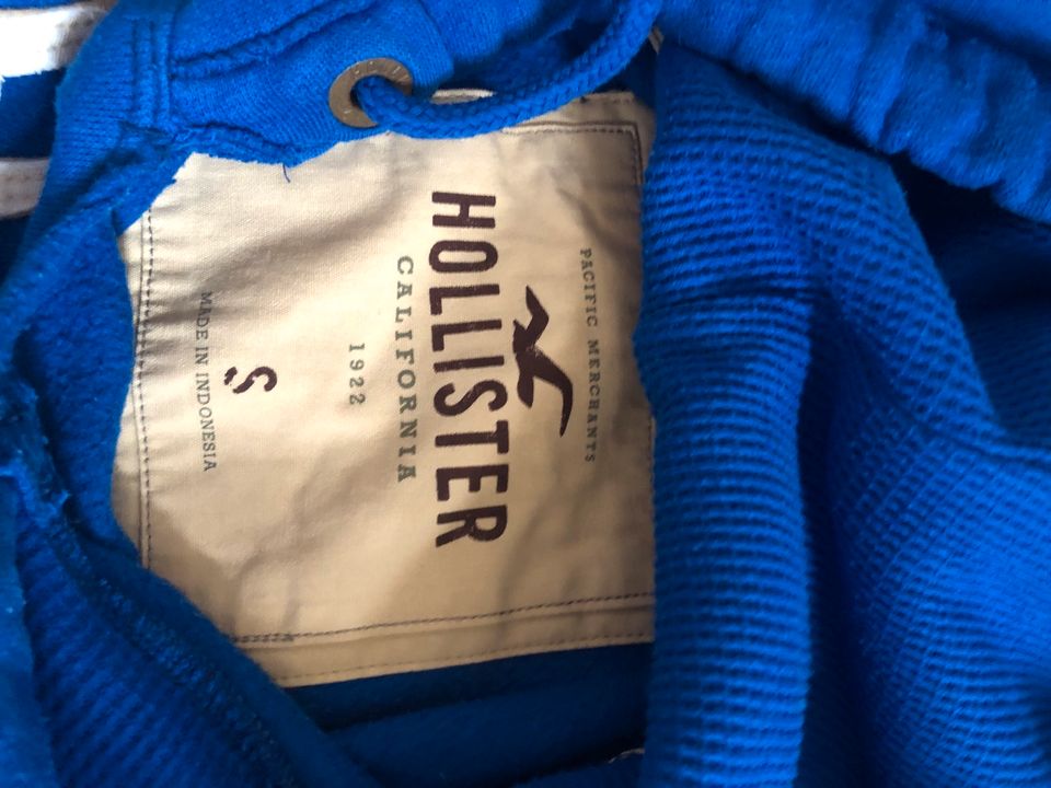 Hollister Hoodie in Wehrheim