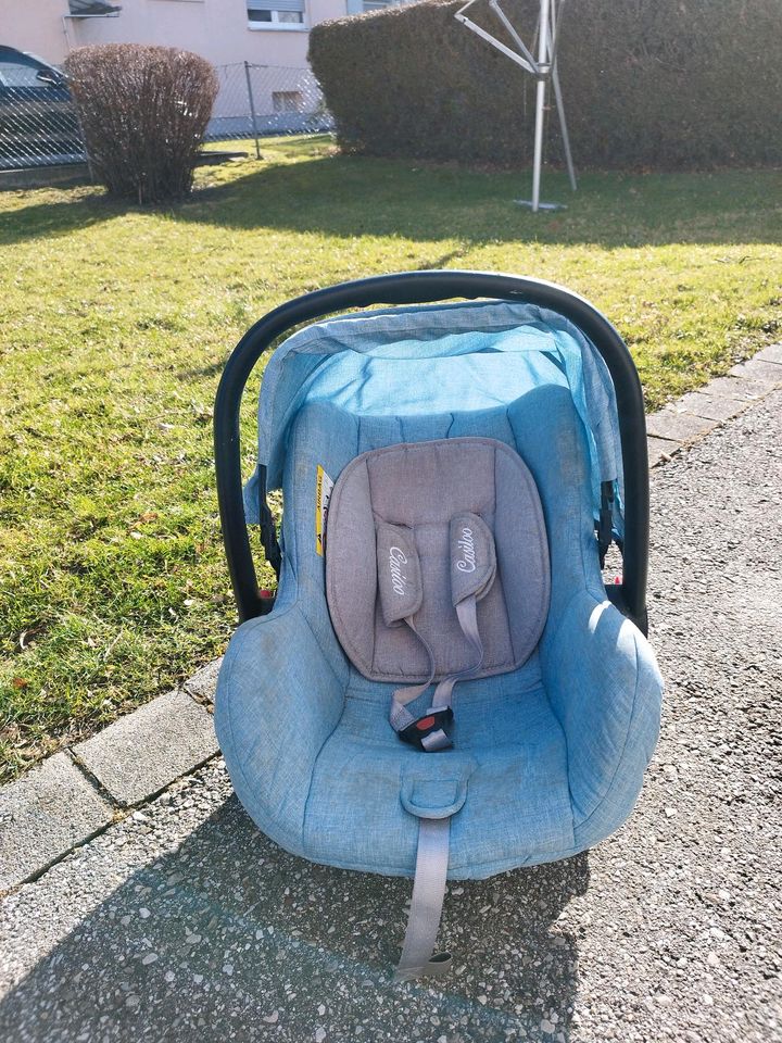 Kinderwagen mit Babyschale in Rosenheim